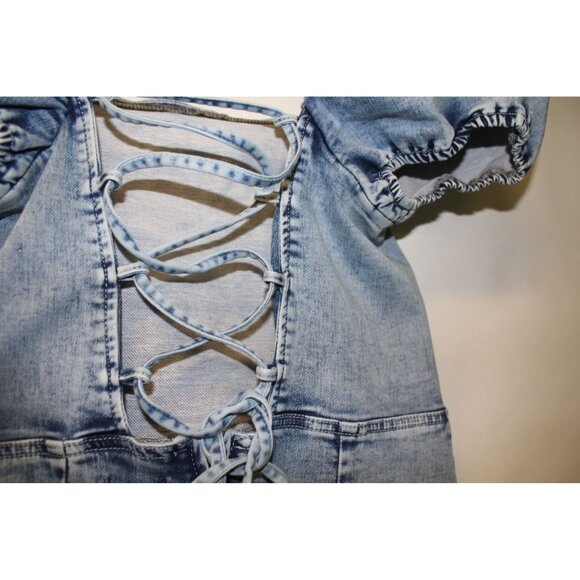 NWT bebe Lace Back Denim Dress 104509 Size 10 With Puff Sleeves MSRP $129 - Picture 10 of 11